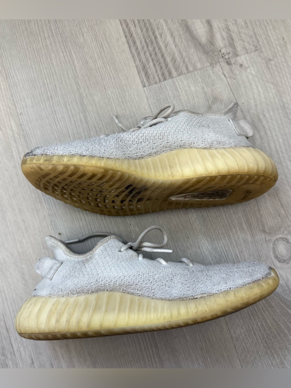 adidas Yeezy Boost 350 V2 Cream White/Triple White Primeknit Low Top CP9366